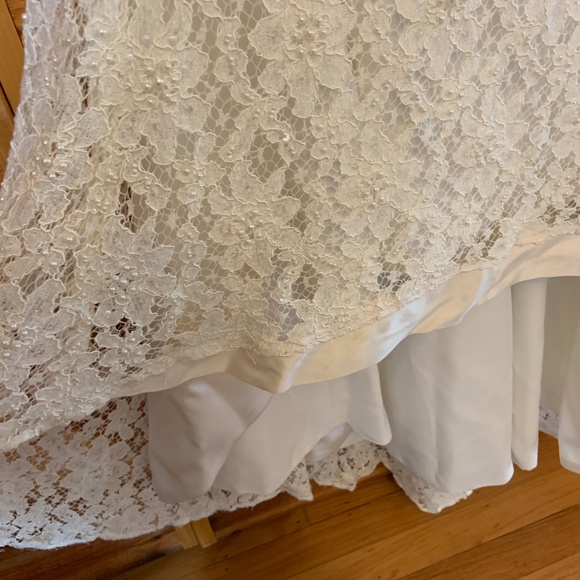 Wedding Dress - Picture 8 of 10